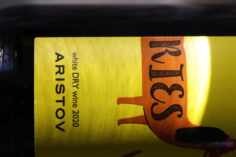 Лучшим российским белым вином по версии Роскачества стало «Рислинг» от бренда Aristov