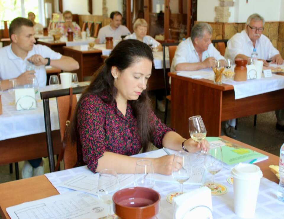 Винодельня «Кубань-Вино» получила медали дегустационного конкурса «Антицея-2024»