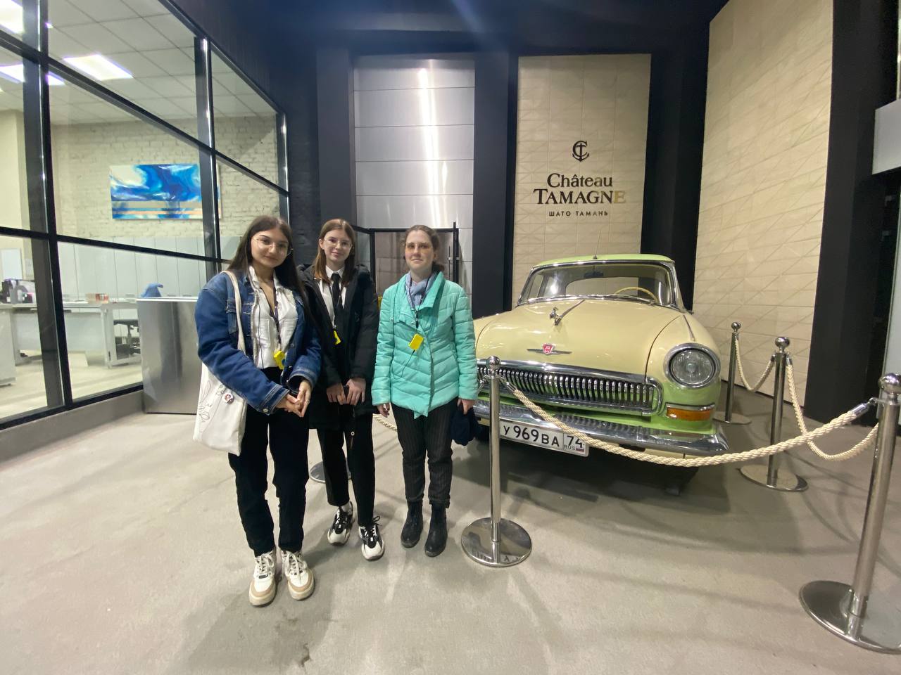 Школьники Темрюкского района побывали на экскурсии в Центре энологии 