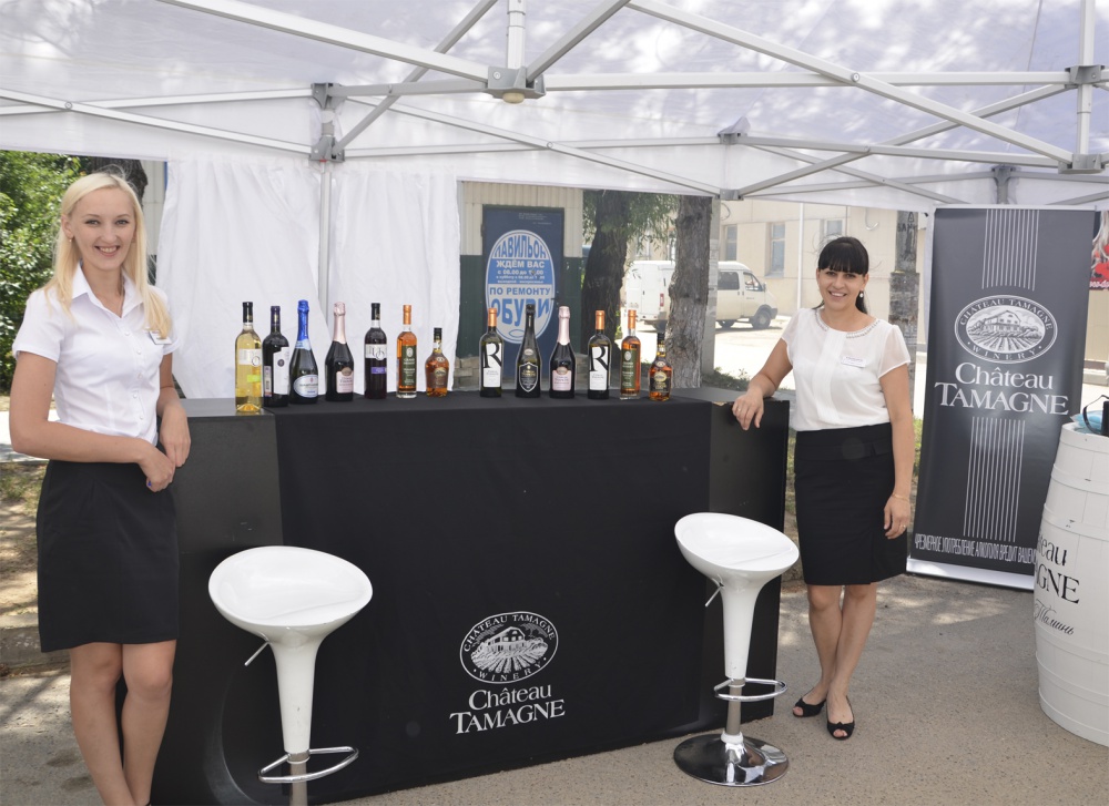 12 июня компания «Кубань-Вино» приняла участие в праздничных мероприятиях, посвященных открытию нового курортного сезона в городе Темрюк.