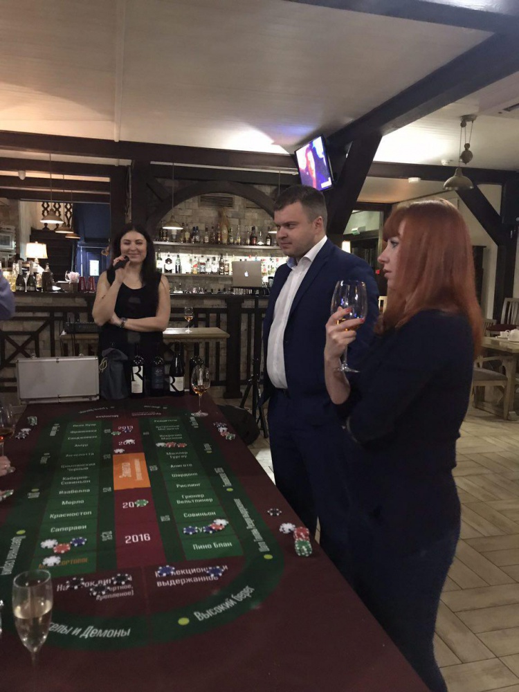 «Кубань-Вино» провело винное казино для гостей загородных комплексов «Усадьба Фамилия» и «Афипс»
