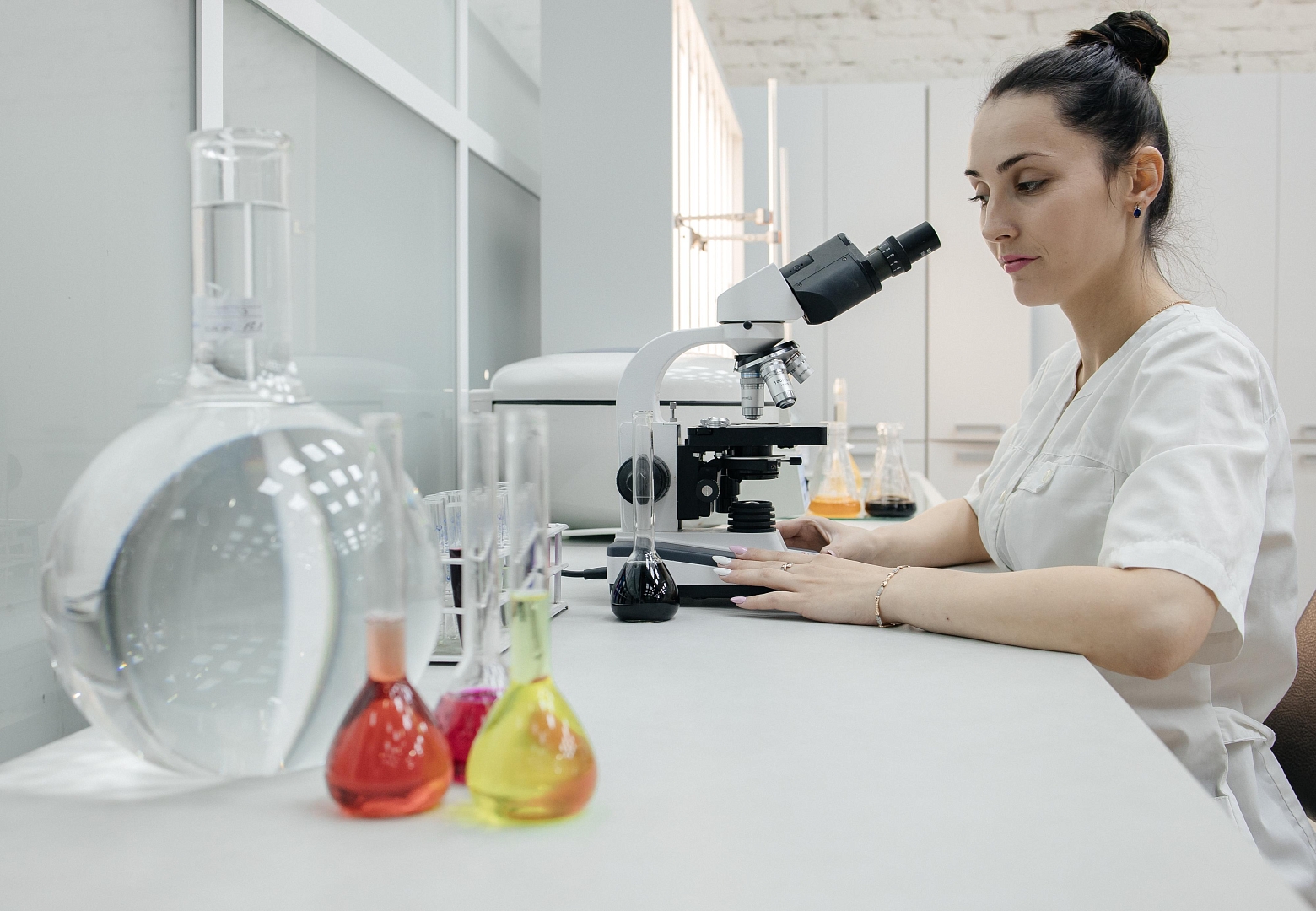 Винодельня «Кубань-Вино» инвестировала средства в оснащение лаборатории Кубанского государственного технологического университета