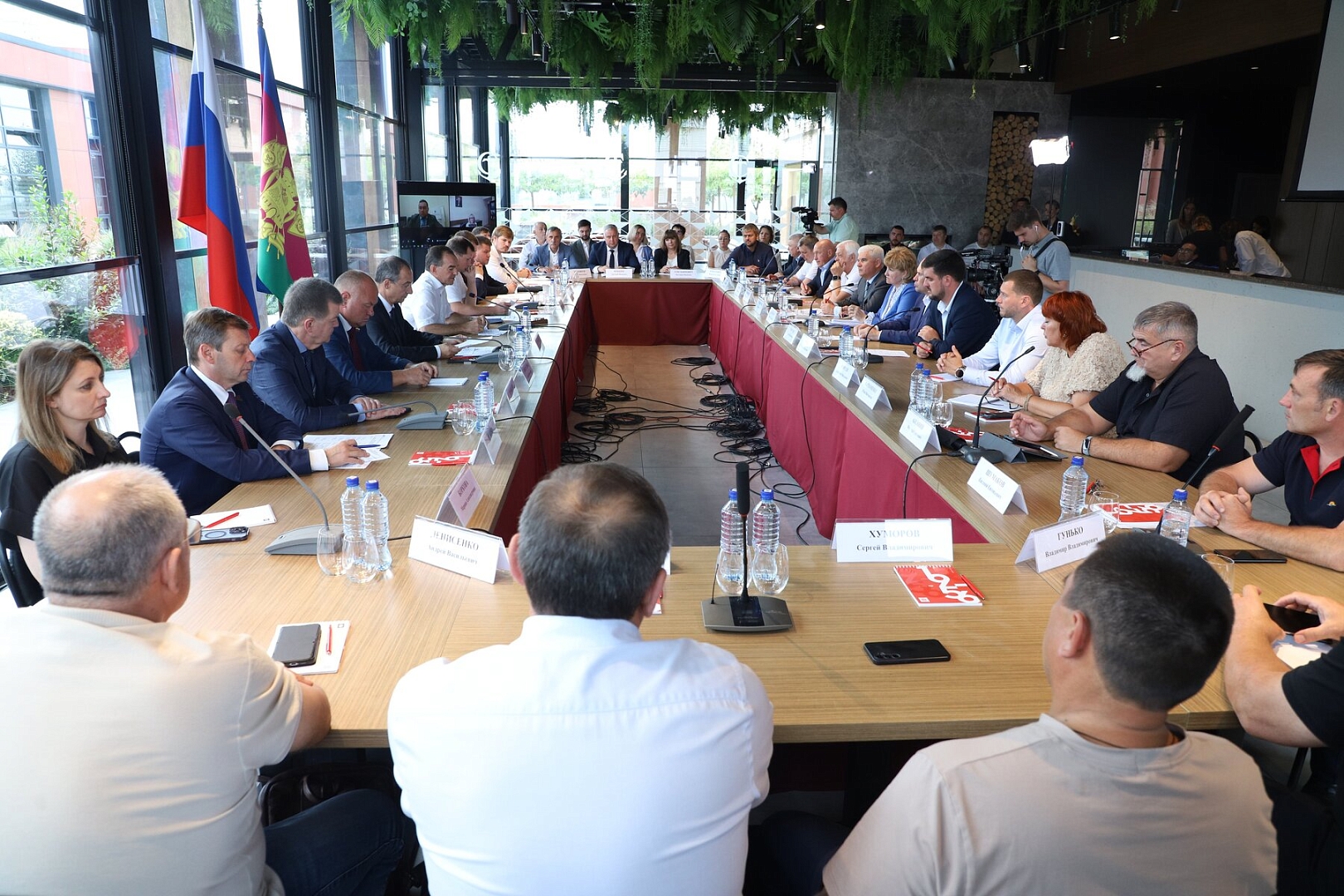 Губернатор Кубани вручил награды управляющему директору «Кубань-Вино» и «Южная» 