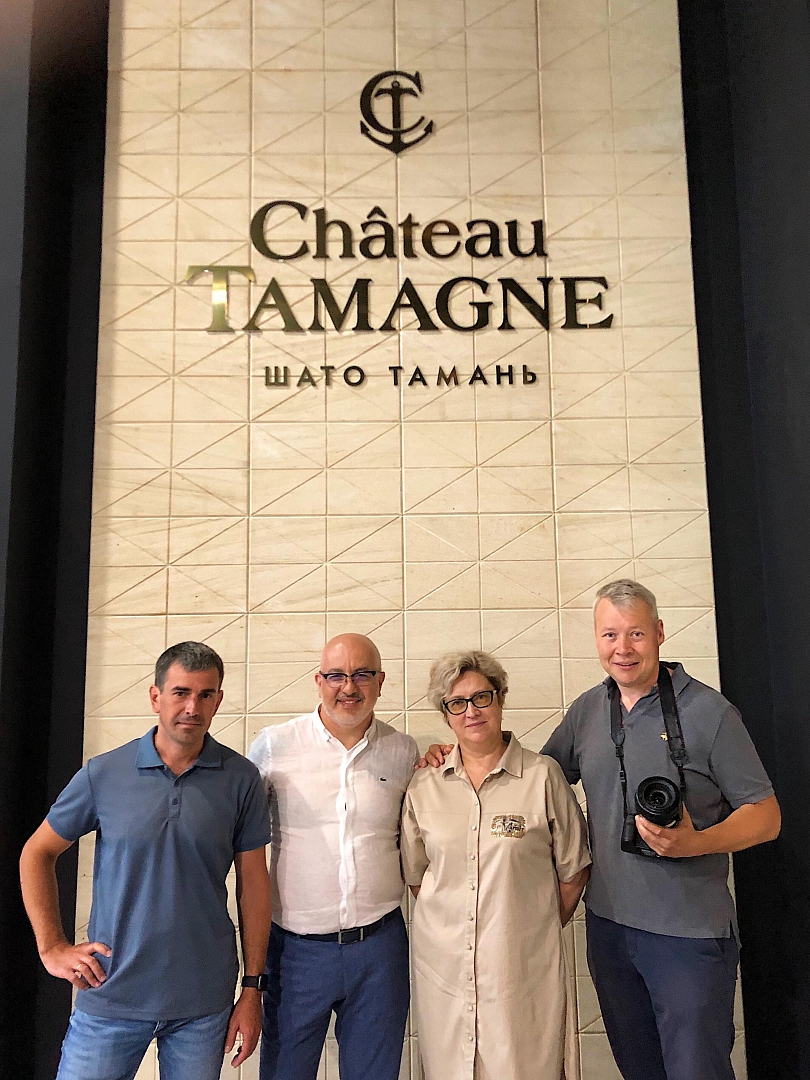 Экспертная группа Винного гида России посетила винодельню «Кубань-Вино»