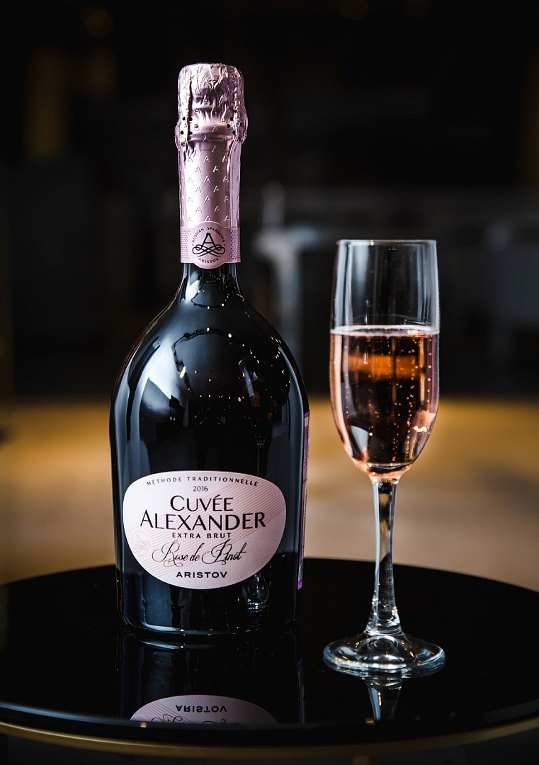 Игристое «Аристов Кюве Александр» признали лучшим российским экстра брютом на дегустационном конкурсе в Петергофе